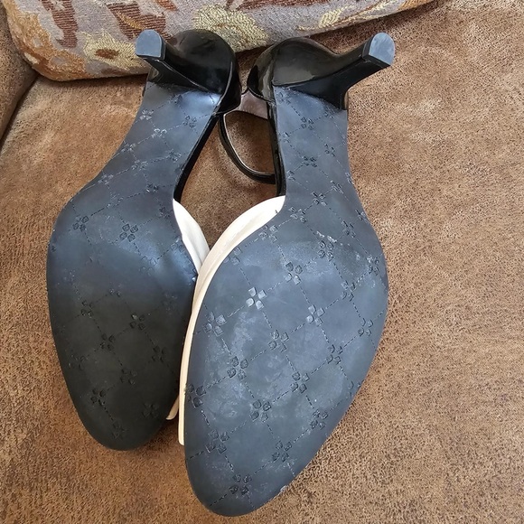 Women Leather Naturalizer High heels two tone shoes Size 8.5 - Picture 10 of 11